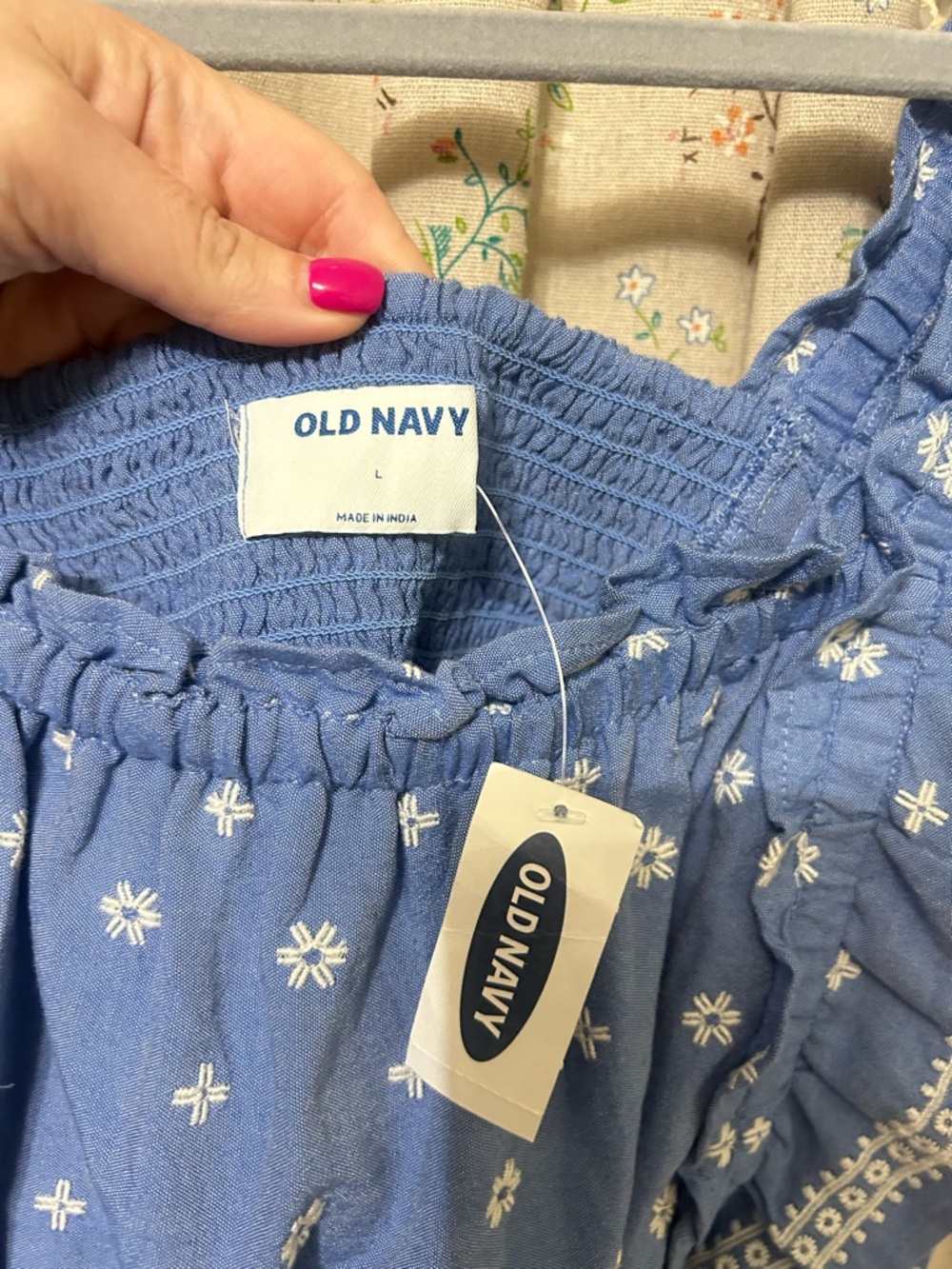 2/$28 Old Navy Embroidered Flutter Sleeve Boho Top Blue NWT Large - Picture 3 of 4